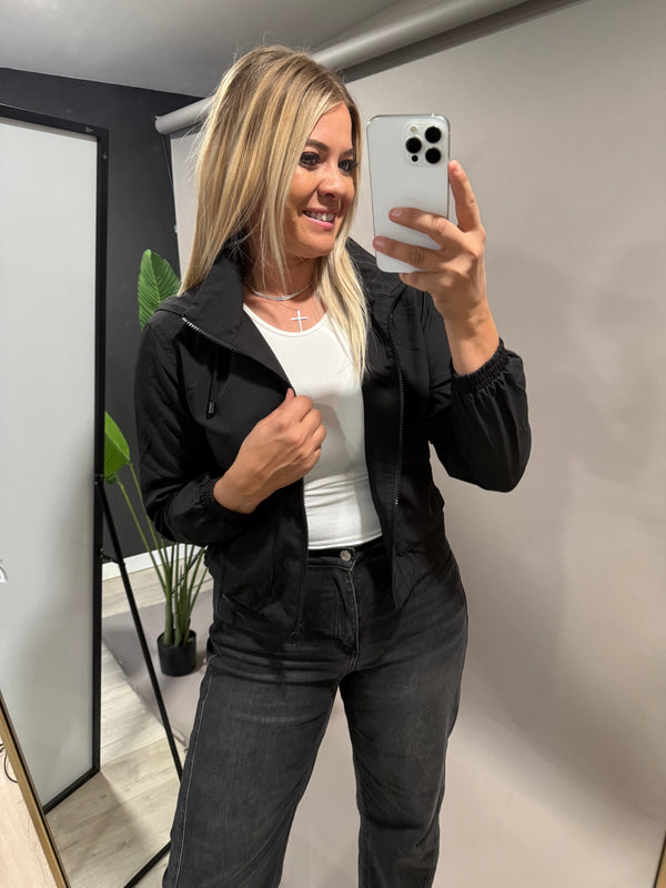 Vanny Hooded Windbreaker