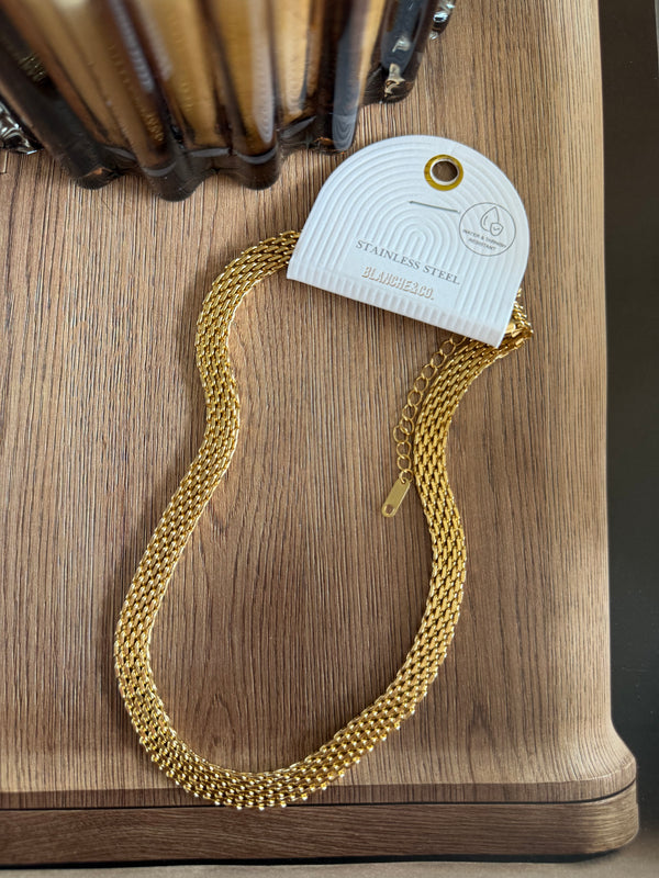 Flat & Chic Basket Weave Necklace