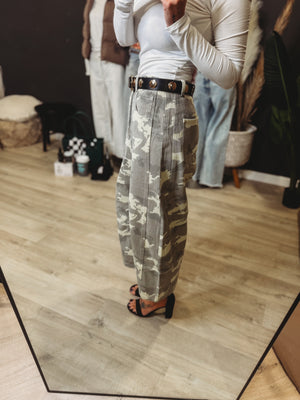 Aria Camo Barrel Jeans