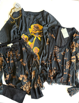 Blurred Floral Graphic Tee - The Rack Boutique ⚡️