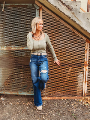 Hadley Long Sleeve Front Hook Top - The Rack Boutique ⚡️