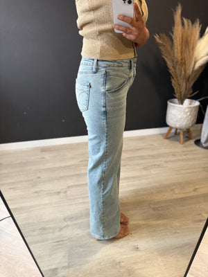 Hattie Light Wash Yoke Cut Judy Blue Straight Leg Denim - The Rack Boutique ⚡️