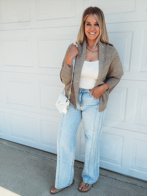 Landin Light Wash Dad Jeans - The Rack Boutique ⚡️