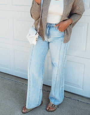 Landin Light Wash Dad Jeans - The Rack Boutique ⚡️