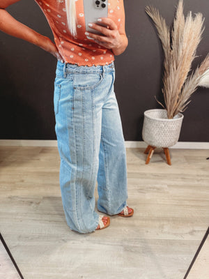 Landin Light Wash Dad Jeans - The Rack Boutique ⚡️
