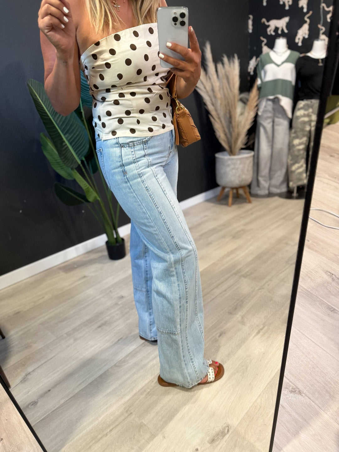 Landin Light Wash Dad Jeans [ size up 1 or 2 ] - The Rack Boutique ⚡️