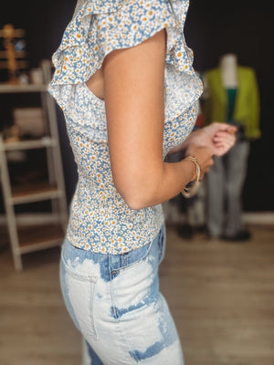 Rosalina Floral Ruffle Sleeve Top - The Rack Boutique ⚡️