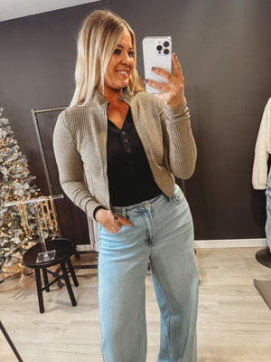 The Croft Knit Mock Neck Zip Up - The Rack Boutique ⚡️