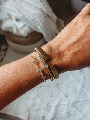 The Pearl Clover Bar Bracelet - The Rack Boutique ⚡️