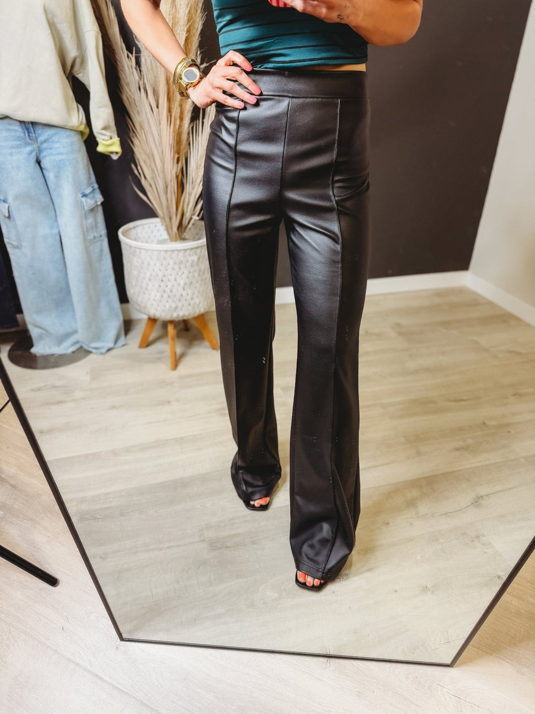 Veblen Faux Leather Pants [ small ] - The Rack Boutique ⚡️