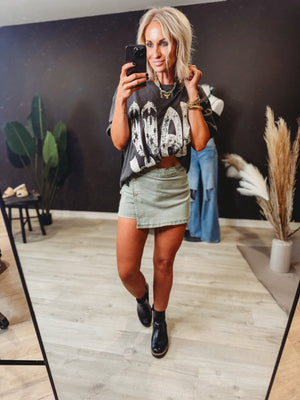 YALL Graphic Tee [ large ] - The Rack Boutique ⚡️